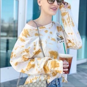 Grayson Threads Malibu Cropped Graphic Long SleeveTee Xtra Small